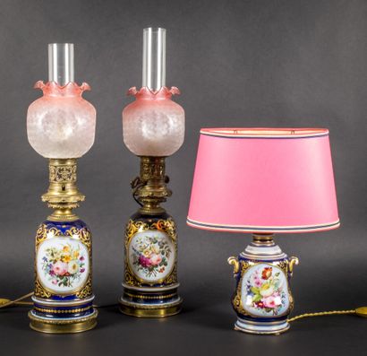 null VALENTINE, XIXe

Paire de lampes à pétrole en porcelaine polychrome à décor...