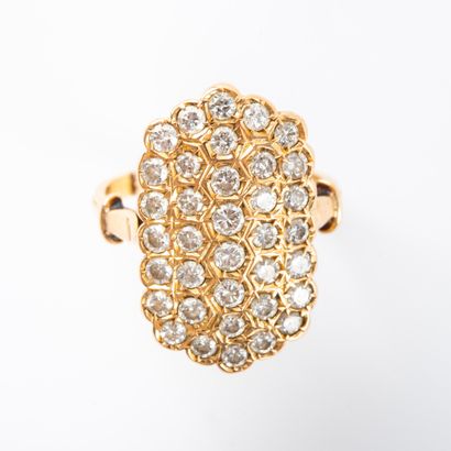 null Shuttle ring, pavement of brilliant-cut diamonds 1.80 carat approximately, gold...