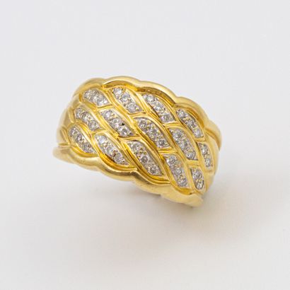 null Important ring with brilliant cut diamonds 0.80 carat approximately, gold setting...