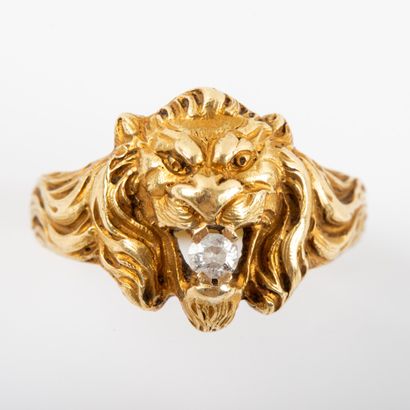 null Important bague Lion, sertie d'un diamants taille brillant 0.10 carat environ,...