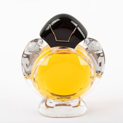 null CARTIER - Paris

Panthère

Flacon de parfum en cristal (30 ml) . Numéroté.

H.:...