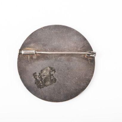 null Silver brooch with birds design 

Circa 1930

Signed Jean Vermon ? 

Weight:...