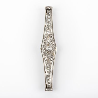 null Barrette brooch, brilliant-cut diamonds, central 0.20 carat approx., surrounded...
