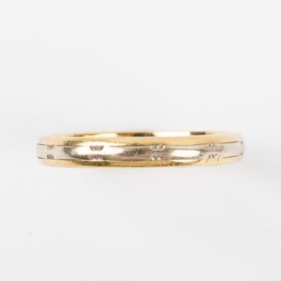 null Two gold rings.

Gross weight: 2.3 g - Finger: 53