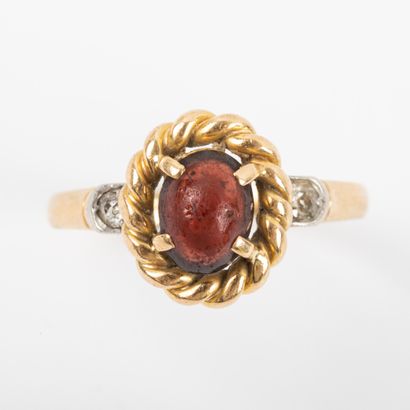 null Garnet ring in cabochon, gold setting 

Gross weight : 4.6 g- Finger : 59