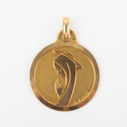 A.AUGIS - 
Médaille de baptême en or Sainte-Vierge....