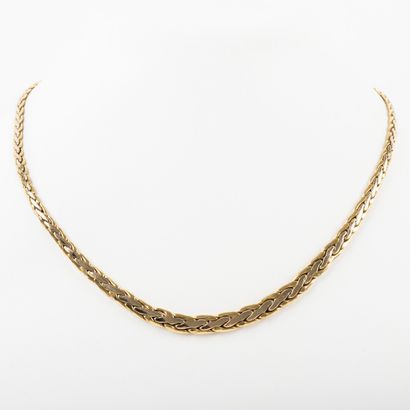 null Necklace two gold flat mesh twisted 

Gross weight: 13.5 g - L: 45 cm