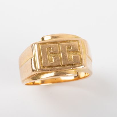 null Gold ring monogrammed "CC".

Weight : 9.5 g - Finger: 51