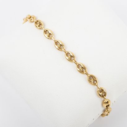null Gold bracelet, coffee beans.

Weight : 5.1 g-L : 19 cm