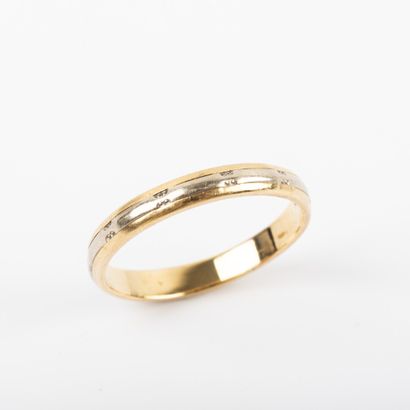 null Two gold rings.

Gross weight: 2.3 g - Finger: 53