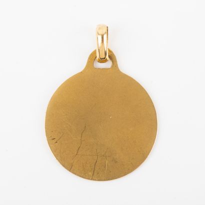 null A.AUGIS -

Médaille de baptême en or Sainte-Vierge. 

signé

Poids : 8 g-Diam...