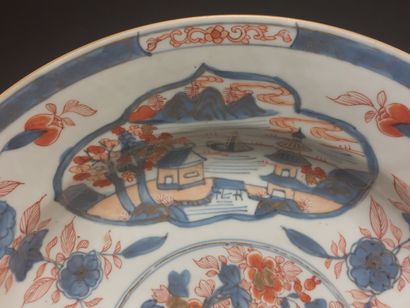 null 
China









Round porcelain dish with blue, red and gold Imari decoration...