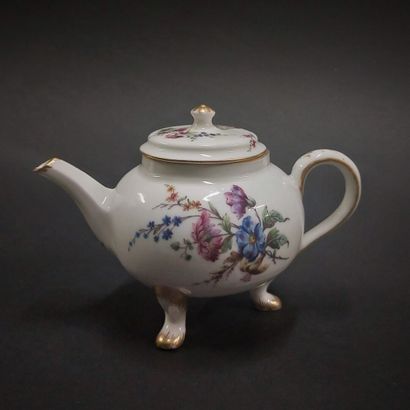 null Vincennes



Rare covered teapot in soft porcelain, resting on three feet, with...