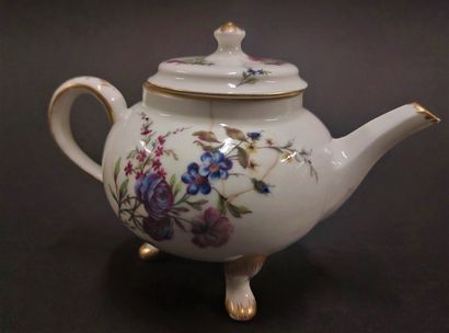 null Vincennes



Rare covered teapot in soft porcelain, resting on three feet, with...