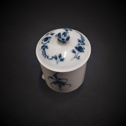 null Paris



Covered ointment jar in hard porcelain with blue monochrome decoration...