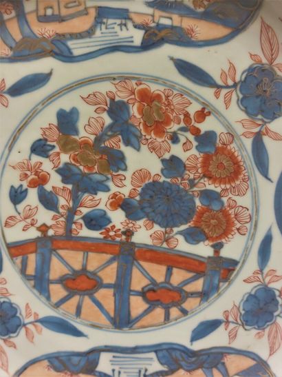 null 
China









Round porcelain dish with blue, red and gold Imari decoration...