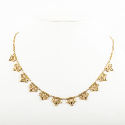 null Collier draperie en or filigrané 

Poids : 10.6 g - L: 44 cm