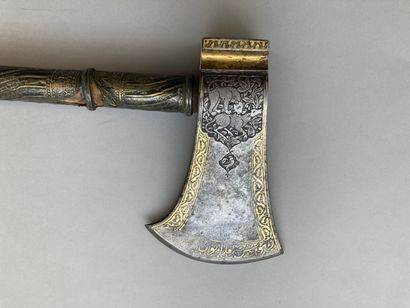 null Superb Persian tabarzin (battle axe). Symmetrical iron with chiseled decoration...