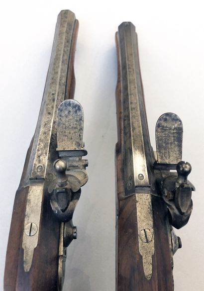Belle paire de pistolets d'arçon Beautiful pair of pommel guns by the prestigious...