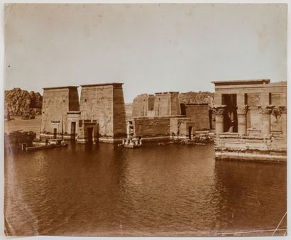 null EGYPT 

Collection of eleven photographs on black and white paper

22,5 x 27,5...