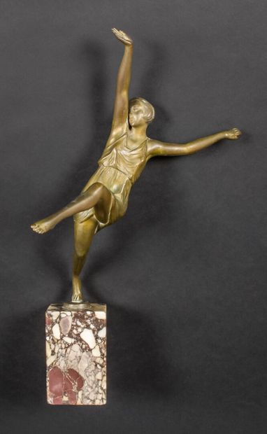 null Pierre LE FAGUAYS (1892-1962)

Dancer

Bronze signed "Pierre Laurel" on marble...