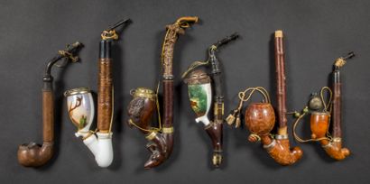 null Lot of six pipes including two Bavarian porcelain pipes