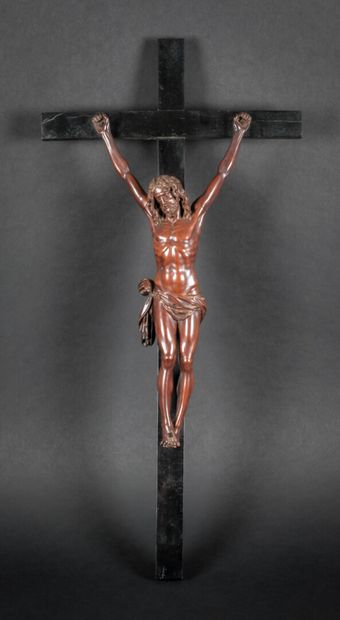 null Crucifix, Christ in stained wood.

H : 61 cm