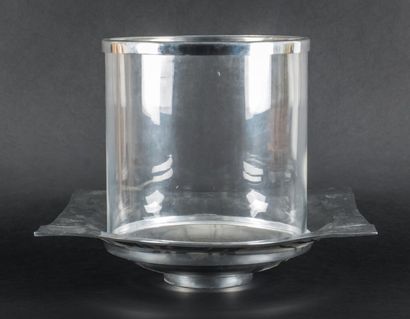 null Large raffraichissoir in silver plated metal and blown glass.

XXth

Tray :...