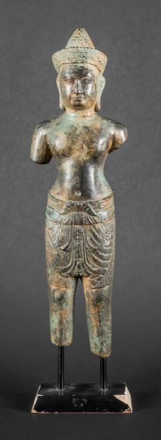null Bronze subject with marbled patina representing a Khmer male deity without arms,...