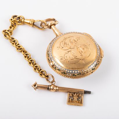 null Neck watch, gold and enamel case, gold chain and watch key.

Movement XXth century

Gross...