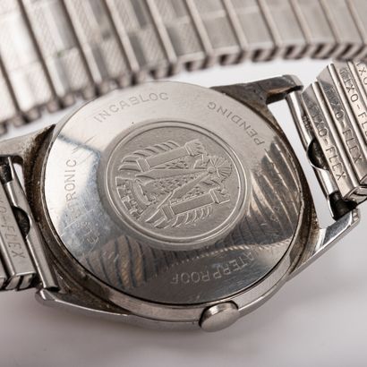 null 
LIP 




Men's watch, 35mm steel case, mechanical movement. 




Posterior...