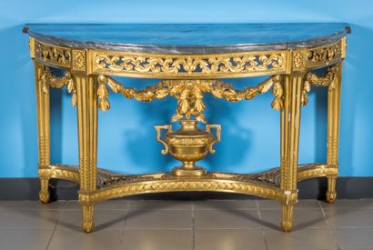 Importante console en bois doré, mouluré et sculpté Important console in gilded wood,...