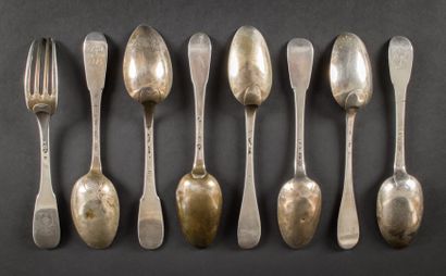 null Set of seven silver spoons.

Punches XVIIIth

We join a silver fork. Marked.

Weight...