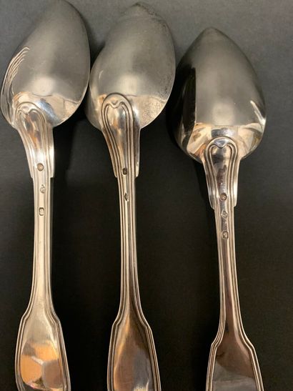 null Set of silver flatware, filets pattern.

Weight: 1.237 g.