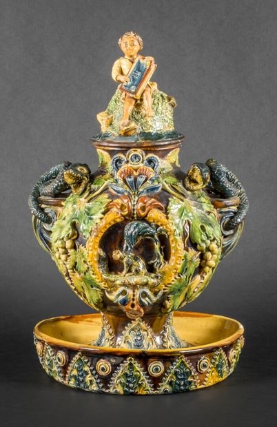 null In the taste of PALISSY

Fountain and its basin in enamelled terra cotta decorated...