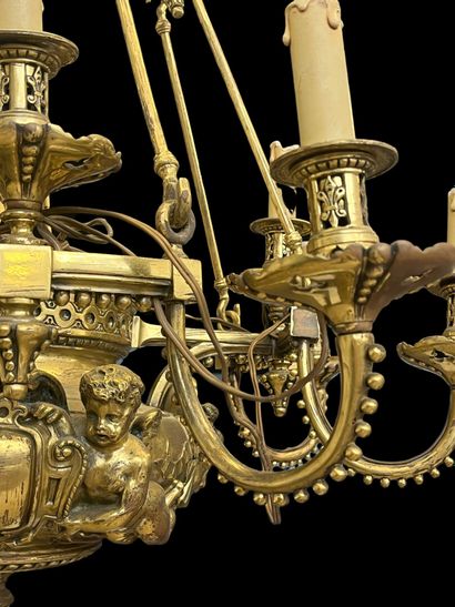 null Important chandelier in chased and gilded bronze with twelve arms of light in...