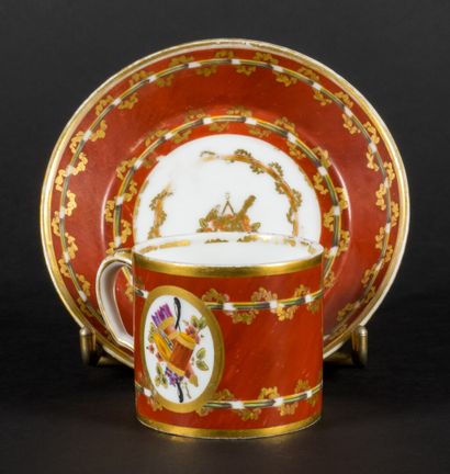 null Sèvres

Gobelet litron et sa soucoupe en porcelaine dure de la quatrième grandeur...