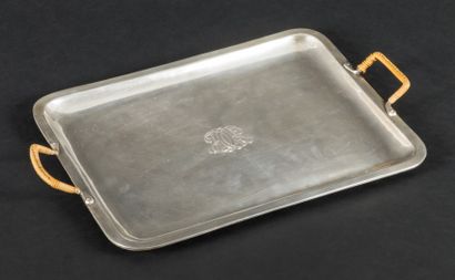 TABURET-BOIN

Silver tray, handles covered...