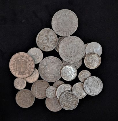 null Lot of silver coins and others (5 Fr, 1 Fr, 2 Fr "Semeuse" and Turin...)

Weight...