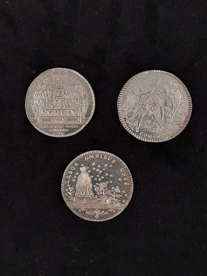 null Lot of three silver tokens : Languedoc, one of which is a 1732 assembly of states

...