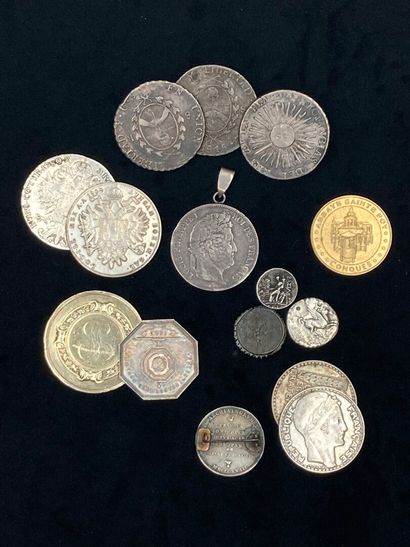 null Lot of 10 silver coins, some mounted, four reproductions are attached