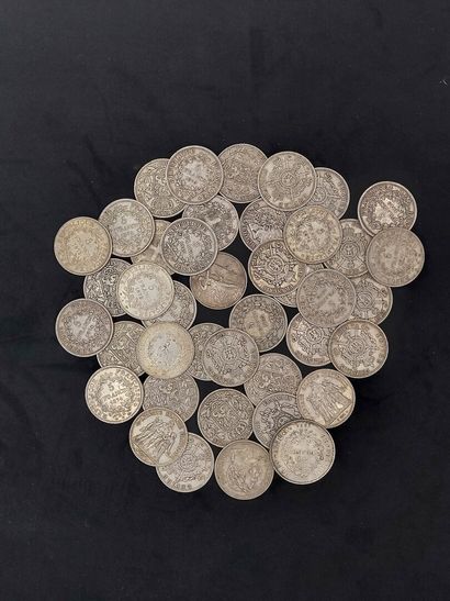 null Lot of 39 silver 5 Fr coins Belgium, Italy, France to examine

We join 2 silver...