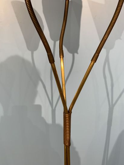 null In the taste of Antonio LELLI

Brass floor lamp with three arms of lights, fabric...