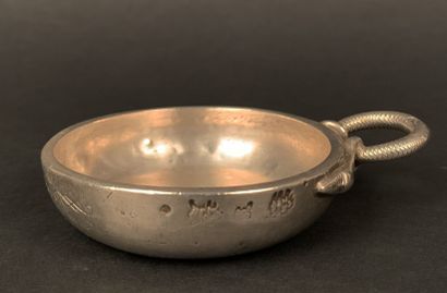 null Silver wine tasting, the catch with decoration of snake, engraved "Etienne Chaubon".

18th...