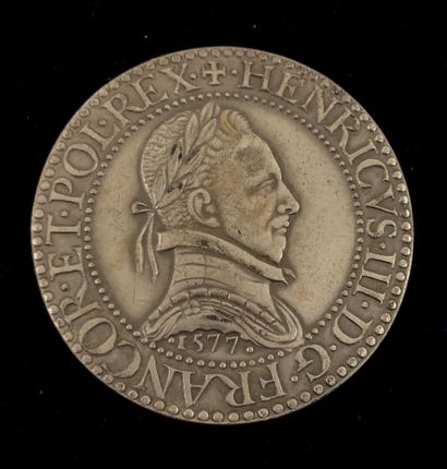 null Médaille en argent à l'effigie d'Henri III

Datée 1968 et numérotée 28/500

Diam...