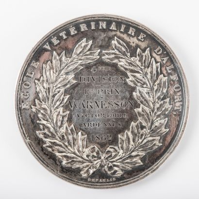 null after DEPAULIS, 

Important silver medal : Veterinary School of Alfort, 1862.

Weight...