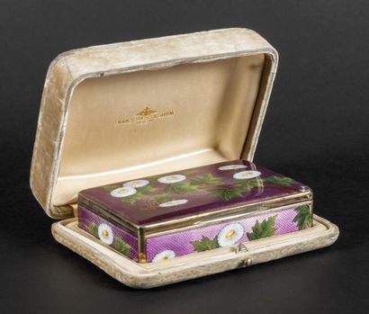 null Franz HIESS & Sohne, Wien

Enamel box decorated with daisies on a violet background,...
