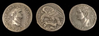 null Set of three silver medals featuring old coins

Dated 1968, 1969 and 1971

Weight...