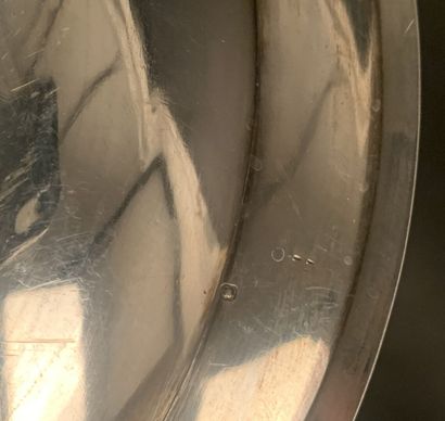 null Round hollow dish in silver 

Minerve hallmark.

Diameter : 27 cm - Weight :...