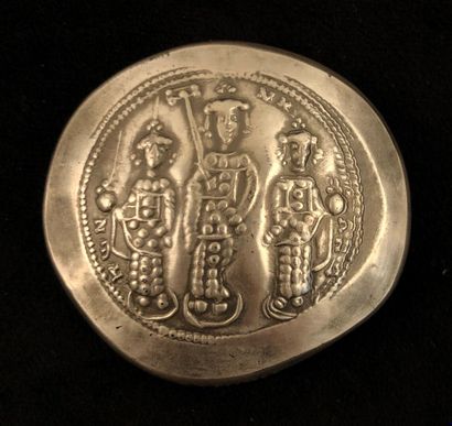 null Lot of two silver medals :

- a reproduction of Histamenon. Dated 1974 and numbered...